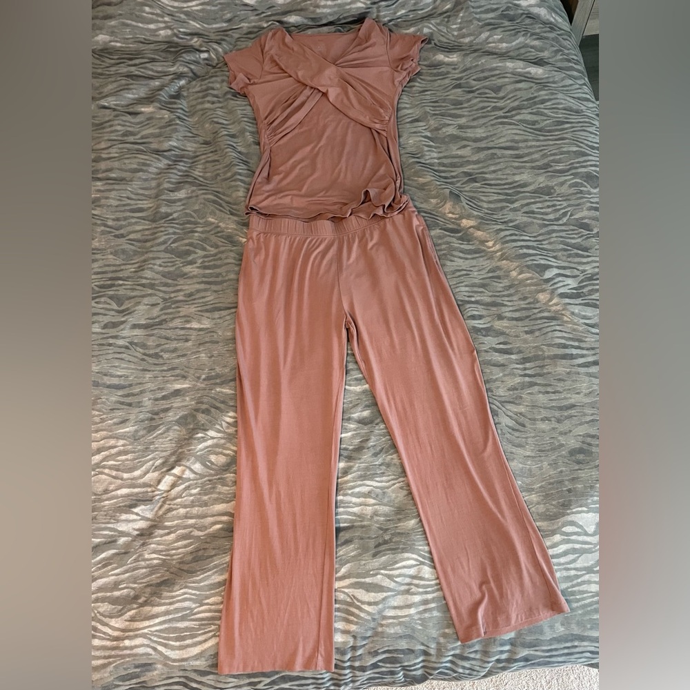 Women's Cozy Two-Piece Lounge Set in Dusty Rose